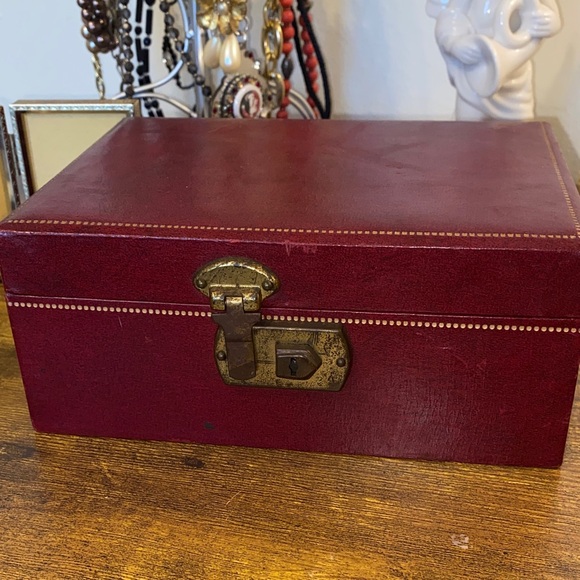 Jewelry - MCM Music Jewelry Box Leatherette burgundy color